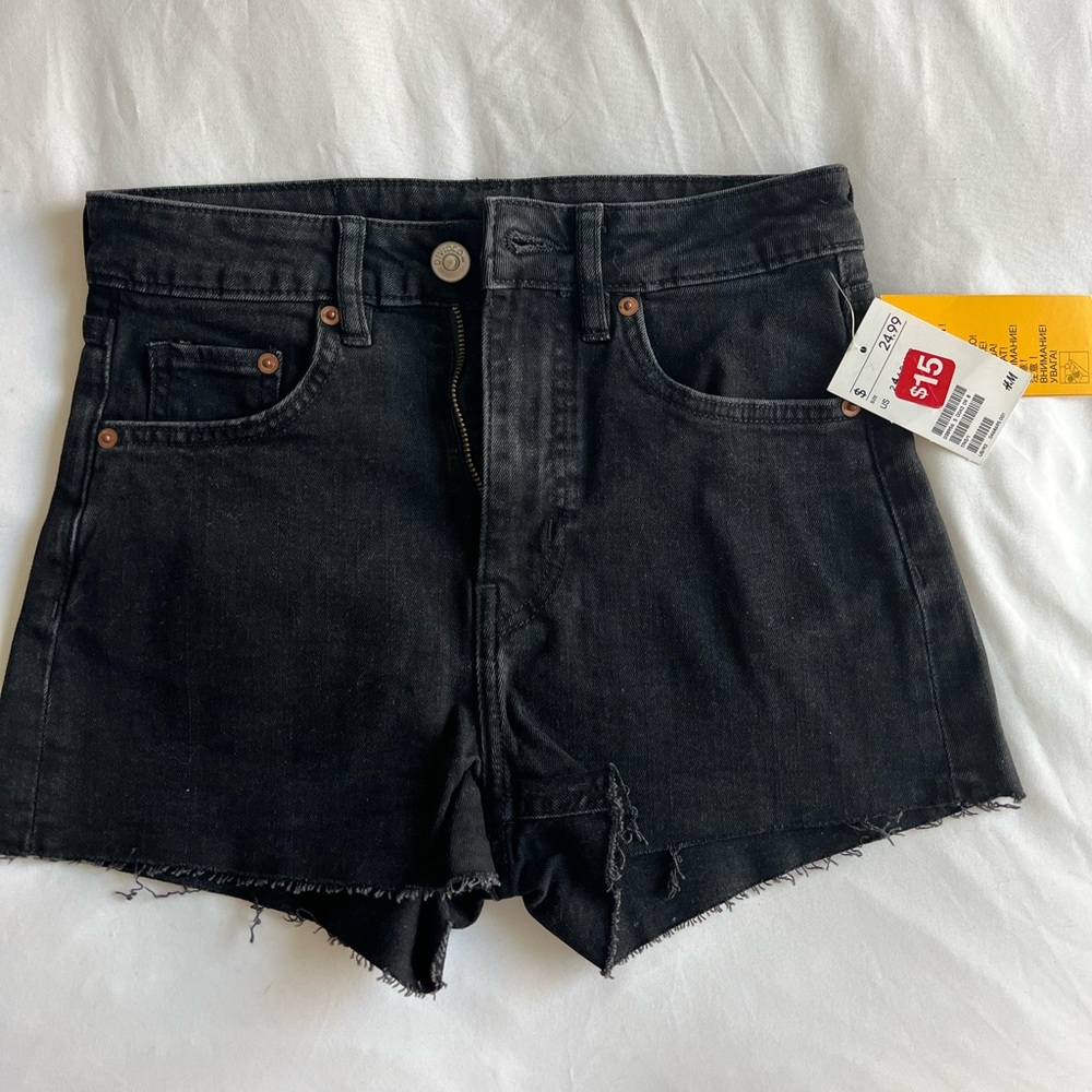 NWT H&M black denim shorts sz 4